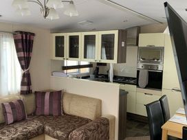 Lyons Sunnysands Holiday Park - Holiday Accommodation 21487 - Mid Wales - 1187993 - thumbnail photo 7
