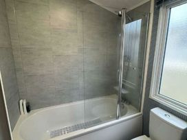 Trevella Park - Holiday Accommodation 21491 - Cornwall - 1187997 - thumbnail photo 7