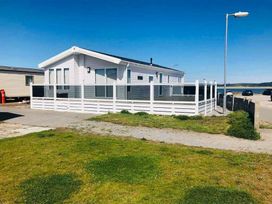 Trecco Bay - Holiday Accommodation 21498 - Somerset & Wiltshire - 1188004 - thumbnail photo 1