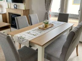 Trecco Bay - Holiday Accommodation 21498 - Somerset & Wiltshire - 1188004 - thumbnail photo 5