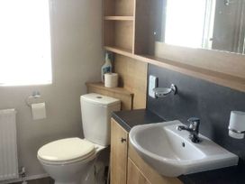 Trecco Bay - Holiday Accommodation 21498 - Somerset & Wiltshire - 1188004 - thumbnail photo 8