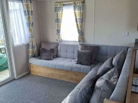 California Cliffs Holiday Park - Holiday Accommodation 21505 - Norfolk - 1188010 - thumbnail photo 3