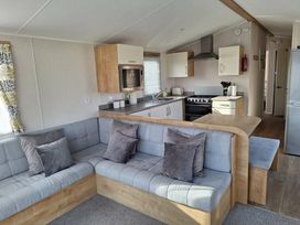 California Cliffs Holiday Park - Holiday Accommodation 21505 - Norfolk - 1188010 - thumbnail photo 4