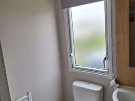 California Cliffs Holiday Park - Holiday Accommodation 21505 - Norfolk - 1188010 - thumbnail photo 8