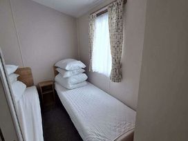 California Cliffs Holiday Park - Holiday Accommodation 21505 - Norfolk - 1188010 - thumbnail photo 9