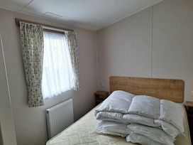 California Cliffs Holiday Park - Holiday Accommodation 21505 - Norfolk - 1188010 - thumbnail photo 11