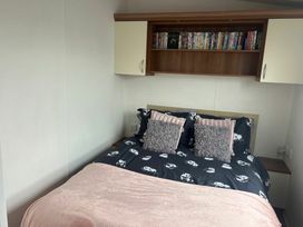 Orchards Holiday Park - Holiday Accommodation 21511 - Suffolk & Essex - 1188015 - thumbnail photo 11
