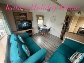Lyons Winkups and Primrose - Holiday Accommodation 21541 - North Wales - 1188023 - thumbnail photo 7