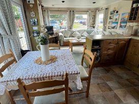 Coopers Beach Holiday Park - Holiday Accommodation 21547 - Suffolk & Essex - 1188028 - thumbnail photo 5
