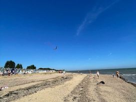 Coopers Beach Holiday Park - Holiday Accommodation 21547 - Suffolk & Essex - 1188028 - thumbnail photo 13