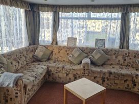 Happy Days Caravan Park - Holiday Accommodation 21548 - North Wales - 1188029 - thumbnail photo 5