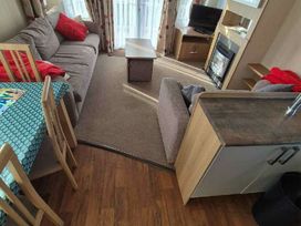 Caister Holiday Park - Holiday Accommodation 21555 - Norfolk - 1188031 - thumbnail photo 2