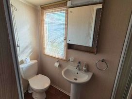 Caister Holiday Park - Holiday Accommodation 21555 - Norfolk - 1188031 - thumbnail photo 5