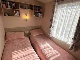 Riverside Caravan Centre - Holiday Accommodation 21556 - Kent & Sussex - 1188032 - thumbnail photo 4
