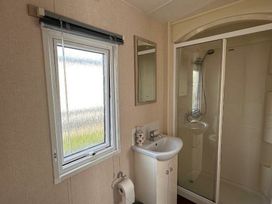 Riverside Caravan Centre - Holiday Accommodation 21556 - Kent & Sussex - 1188032 - thumbnail photo 5
