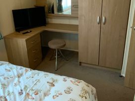 Caister Holiday Park - Holiday Accommodation 21575 - Norfolk - 1188046 - thumbnail photo 4