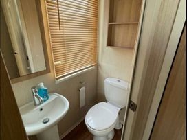 Caister Holiday Park - Holiday Accommodation 21575 - Norfolk - 1188046 - thumbnail photo 5