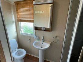 Caister Holiday Park - Holiday Accommodation 21575 - Norfolk - 1188046 - thumbnail photo 8