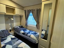 Lyons Winkups and Primrose - Holiday Accommodation 21579 - North Wales - 1188048 - thumbnail photo 5