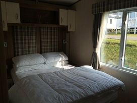 Littlesea Holiday Park - Holiday Accommodation 2158 - Dorset - 1188049 - thumbnail photo 11