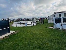 Golden Anchor Holiday Park - Holiday Accommodation 21585 - Lincolnshire - 1188051 - thumbnail photo 4