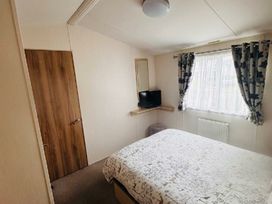 Golden Anchor Holiday Park - Holiday Accommodation 21585 - Lincolnshire - 1188051 - thumbnail photo 13
