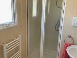 Caldecott Hall Country Park - Holiday Accommodation 21586 - Norfolk - 1188052 - thumbnail photo 9