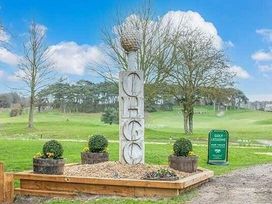 Caldecott Hall Country Park - Holiday Accommodation 21586 - Norfolk - 1188052 - thumbnail photo 13