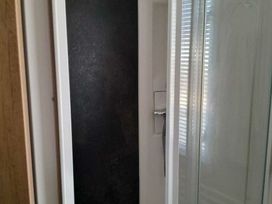 Kingfisher Caravan Park - Holiday Accommodation 21589 - Lincolnshire - 1188055 - thumbnail photo 8