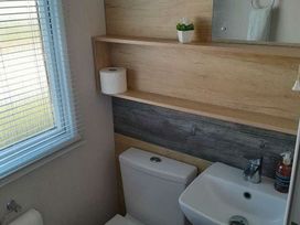 Kingfisher Caravan Park - Holiday Accommodation 21589 - Lincolnshire - 1188055 - thumbnail photo 15