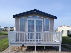 Kingfisher Caravan Park - Holiday Accommodation 21589 - Lincolnshire - 1188055 - thumbnail photo 16