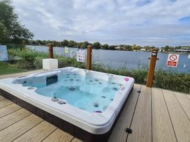 Tattershall Lakes Country Park - Holiday Accommodation 21592 - Lincolnshire - 1188058 - thumbnail photo 13