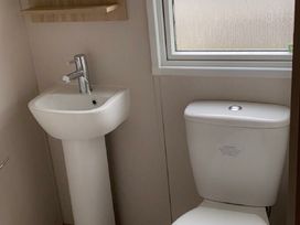 Cayton Bay Caravan Park - Holiday Accommodation 21596 - North Yorkshire (incl. Whitby) - 1188061 - thumbnail photo 7