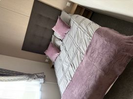 Cayton Bay Caravan Park - Holiday Accommodation 21596 - North Yorkshire (incl. Whitby) - 1188061 - thumbnail photo 9