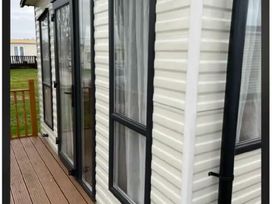 Riverside Caravan Centre - Holiday Accommodation 21605 - Kent & Sussex - 1188067 - thumbnail photo 7