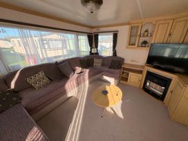 Newport Caravan Park - Holiday Accommodation 21610 - Norfolk - 1188071 - thumbnail photo 3