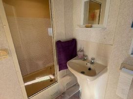 Newport Caravan Park - Holiday Accommodation 21610 - Norfolk - 1188071 - thumbnail photo 6