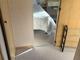 Newport Caravan Park - Holiday Accommodation 21610 - Norfolk - 1188071 - thumbnail photo 7
