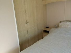 Newport Caravan Park - Holiday Accommodation 21610 - Norfolk - 1188071 - thumbnail photo 8