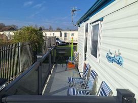 Happy Days Seaside Holiday Park - Holiday Accommodation 21619 - Lincolnshire - 1188077 - thumbnail photo 2