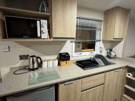 Devon Cliffs Holiday Park - Holiday Accommodation 21622 - Devon - 1188079 - thumbnail photo 6