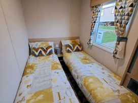 Devon Cliffs Holiday Park - Holiday Accommodation 21622 - Devon - 1188079 - thumbnail photo 9