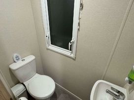 Devon Cliffs Holiday Park - Holiday Accommodation 21622 - Devon - 1188079 - thumbnail photo 12