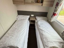Devon Cliffs Holiday Park - Holiday Accommodation 21623 - Devon - 1188080 - thumbnail photo 8