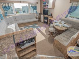 Devon Cliffs Holiday Park - Holiday Accommodation 21624 - Devon - 1188081 - thumbnail photo 2