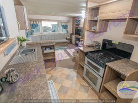 Devon Cliffs Holiday Park - Holiday Accommodation 21624 - Devon - 1188081 - thumbnail photo 5