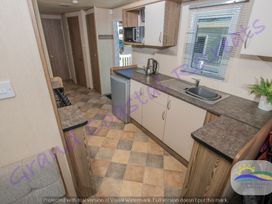 Devon Cliffs Holiday Park - Holiday Accommodation 21624 - Devon - 1188081 - thumbnail photo 7