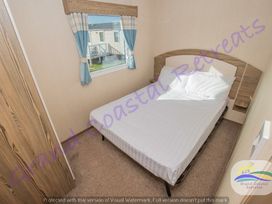 Devon Cliffs Holiday Park - Holiday Accommodation 21624 - Devon - 1188081 - thumbnail photo 9