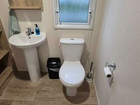 Coghurst Hall Holiday Park - Holiday Accommodation 21625 - Kent & Sussex - 1188082 - thumbnail photo 8