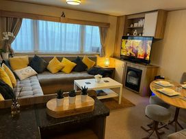 Kingfisher Caravan Park - Holiday Accommodation 21635 - Lincolnshire - 1188089 - thumbnail photo 2